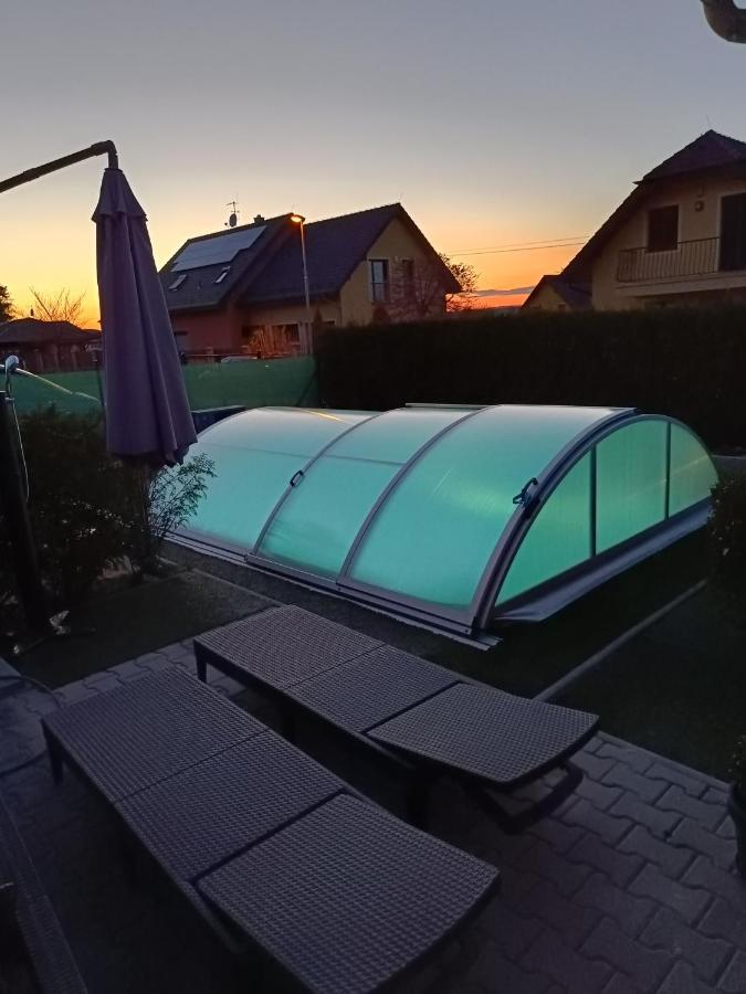 Relaxklub Villa S Wellness Tremosna Kültér fotó
